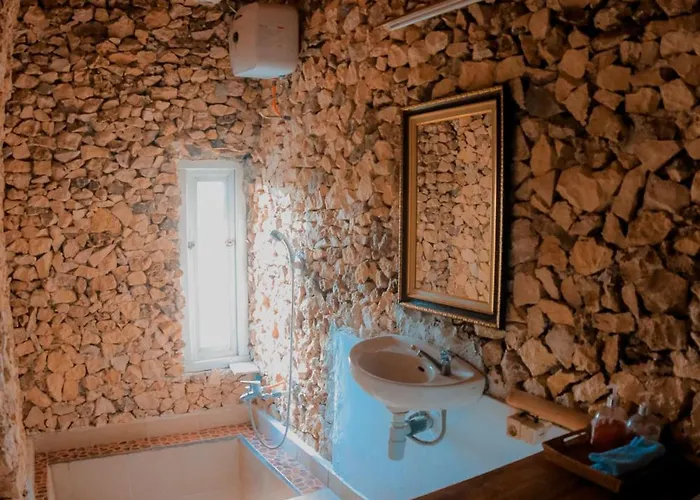 Annaya House Habitación en casa particular Batumadeg