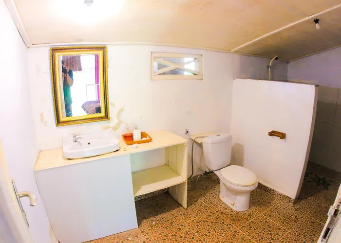 Annaya House Batumadeg