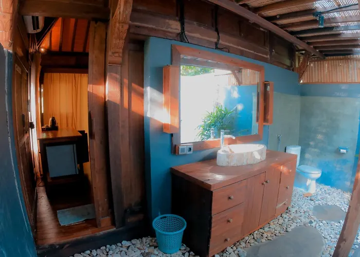 Annaya House