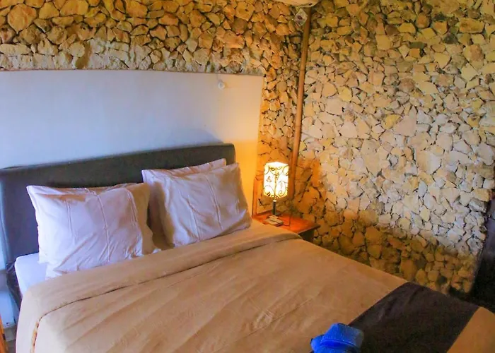 Annaya House Batumadeg